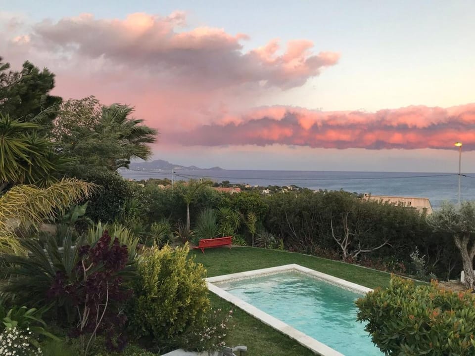 La belle vue mer Villa in Roquebrune-sur-Argens