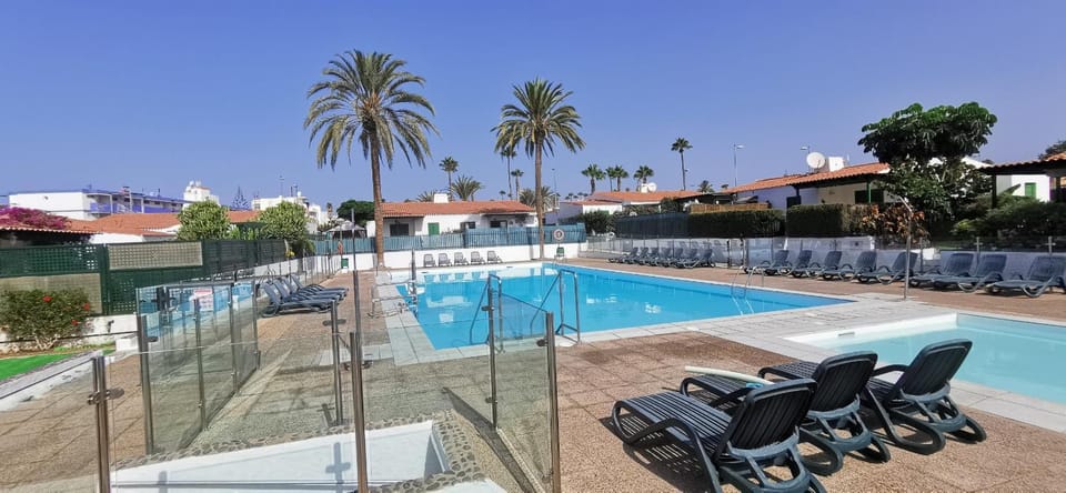Solarium, Swimming pool