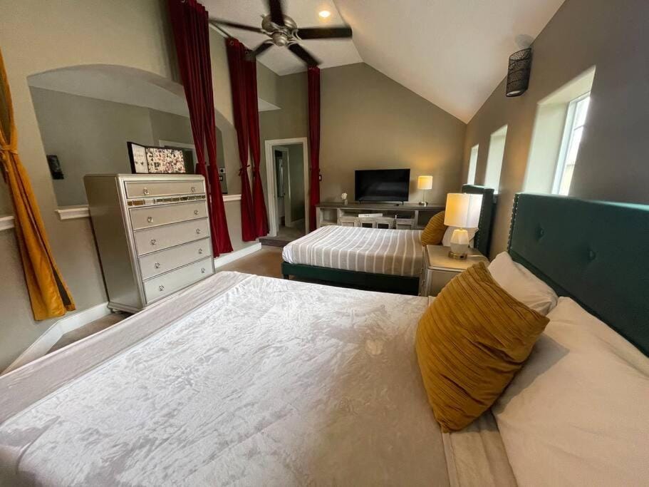 WANDERLUST villa near GALLERIA MALL Villa in Houston