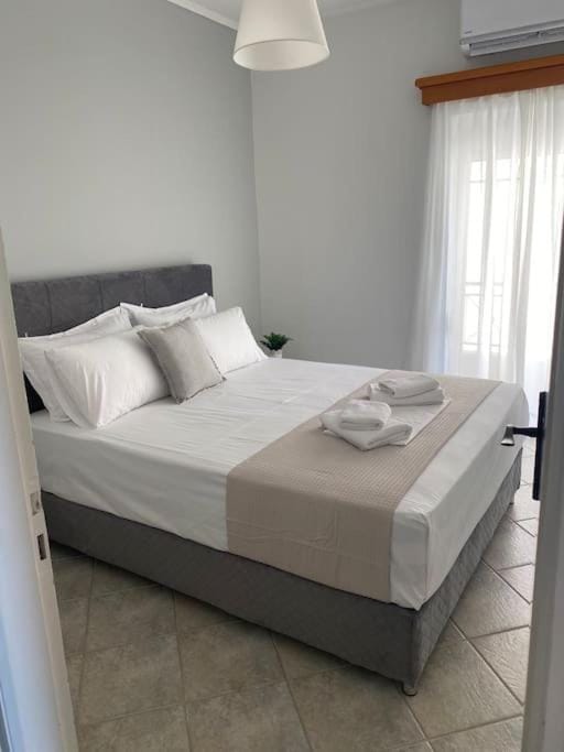 Seaside Apartment in Glyfada-Trizonia Apartment in Greece