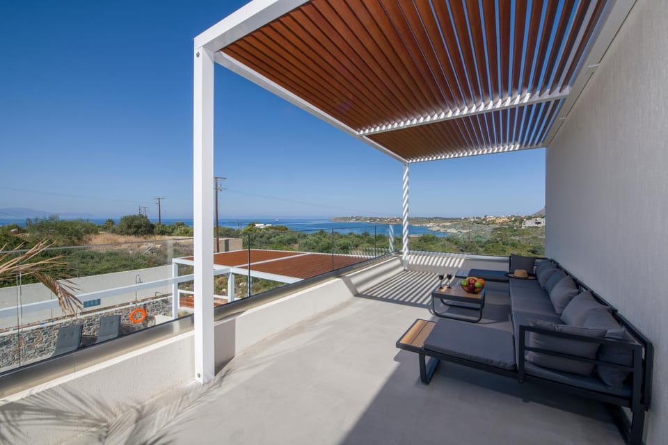 Patio, Day, Natural landscape, View (from property/room), Balcony/Terrace, Living room, Seating area, Sea view, sunbed