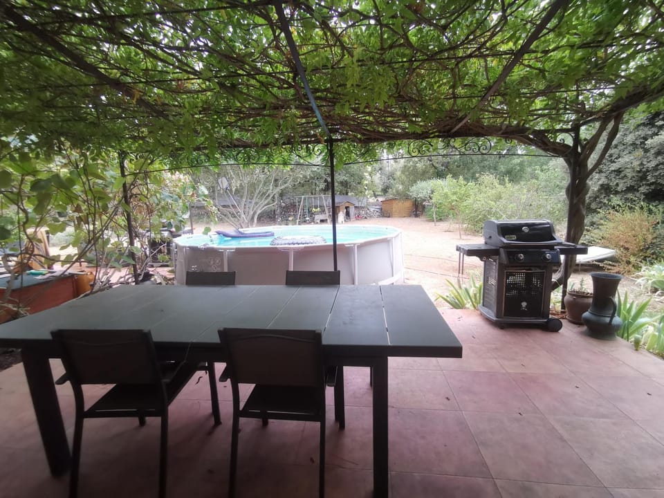 T2 indépendant terrasse et piscine au calme Var sud de la France House in French Riviera
