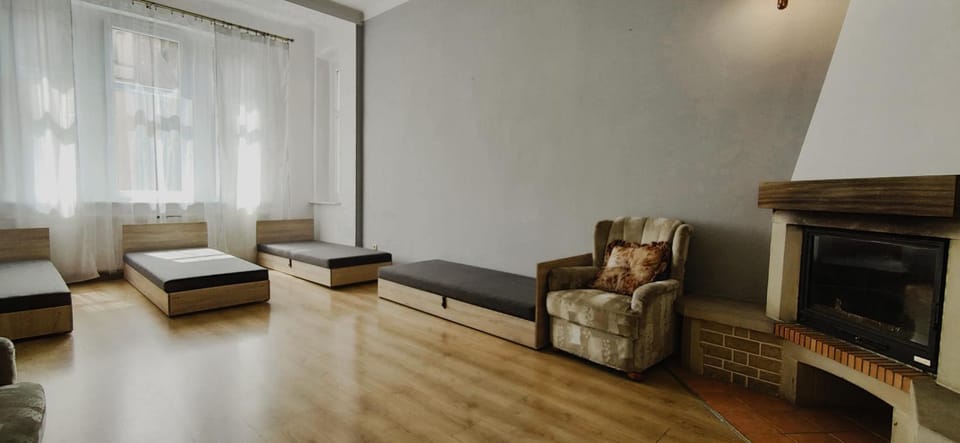 Bed, Photo of the whole room, flat iron