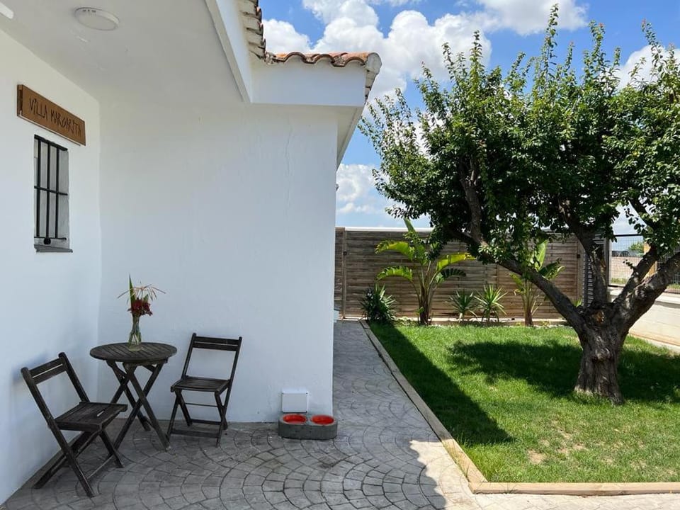 Facade/entrance, Garden, Garden view