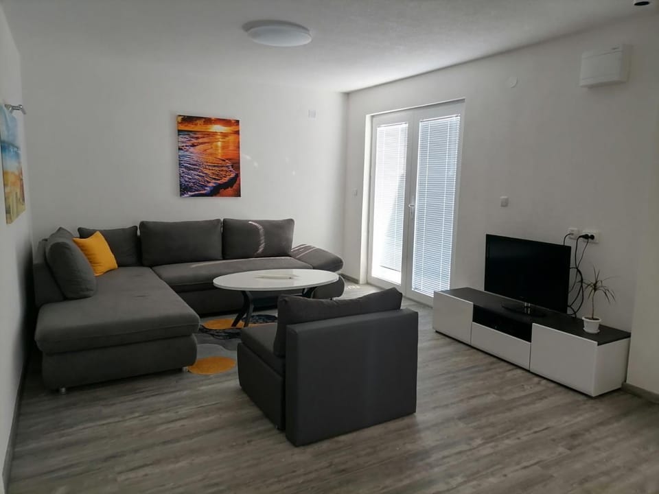 Puro LakeSide Apartment in North Macedonia