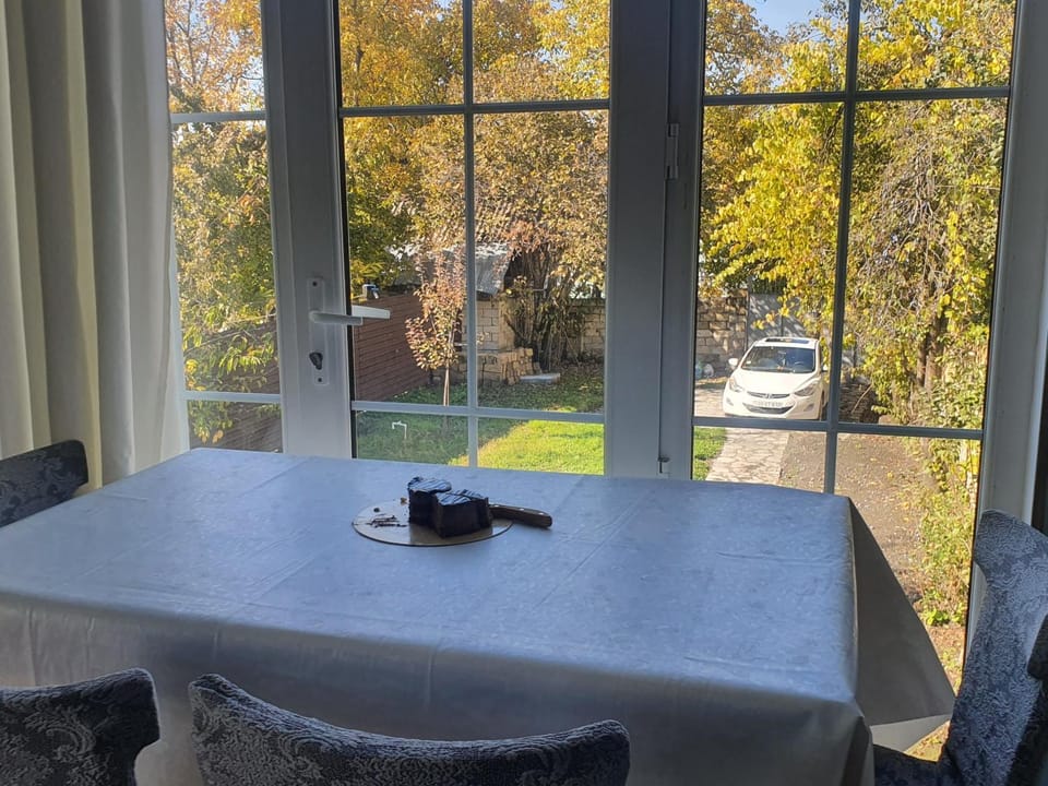 Dining area, Parking