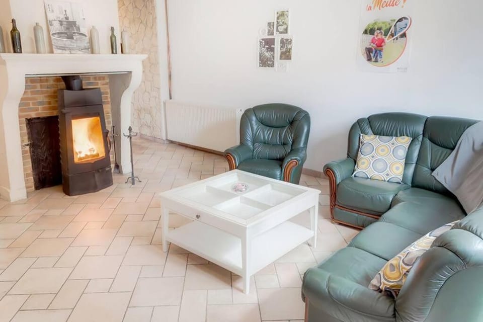 Gite de l Étrier 3 étoiles plus fibre avec étang de pêche House in Grand Est