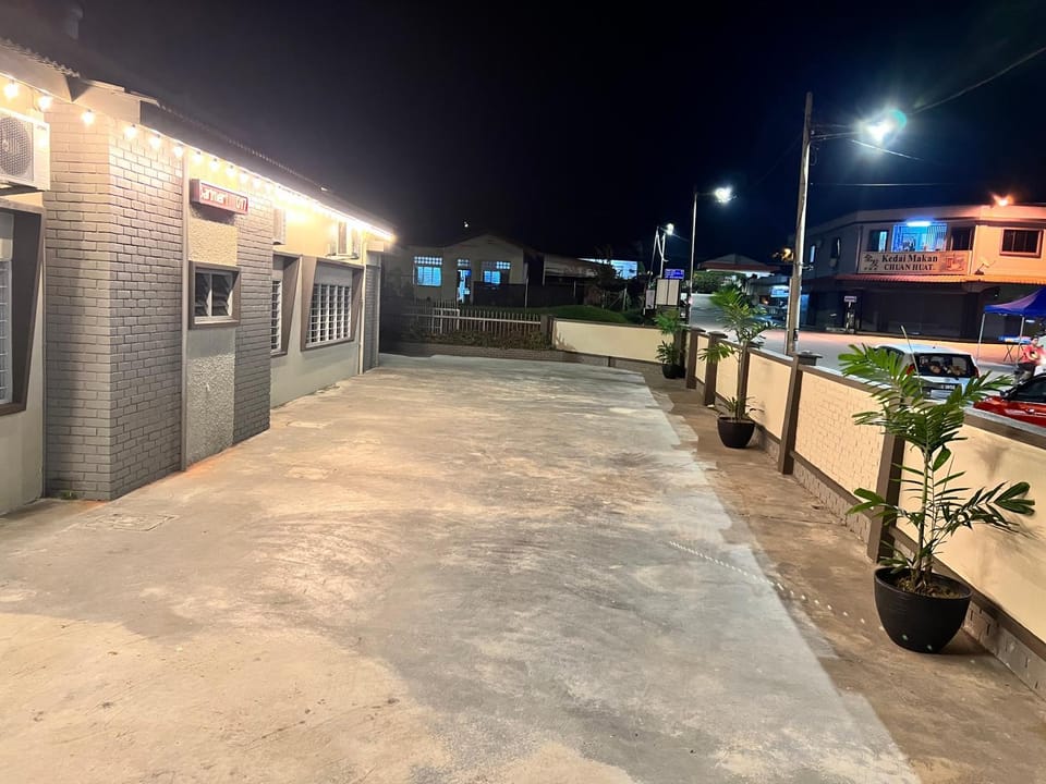 You&Me Corner Lot Homestay 17PAX House in Port Dickson