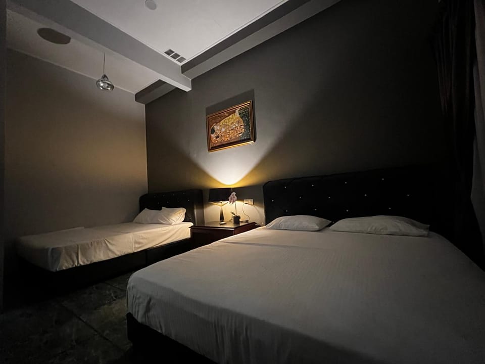 You&Me Corner Lot Homestay 17PAX House in Port Dickson