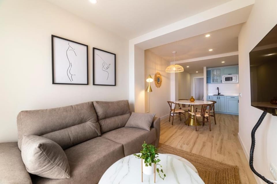 TV and multimedia, Kitchen or kitchenette, Living room, Lounge or bar, Seating area