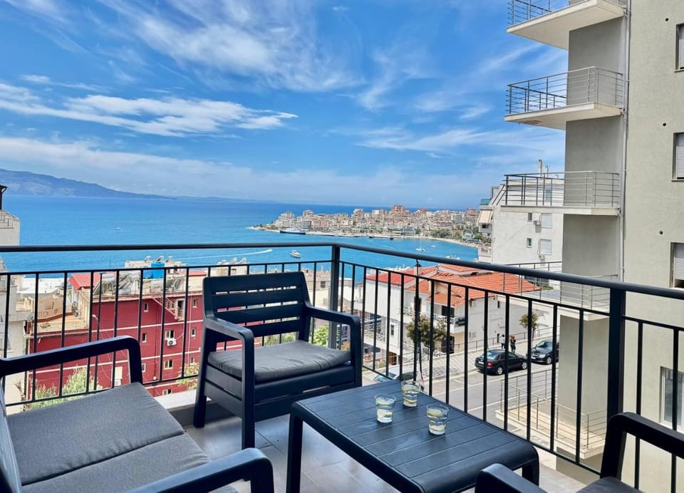 Day, Natural landscape, View (from property/room), Balcony/Terrace, Seating area, Dining area, City view, Sea view