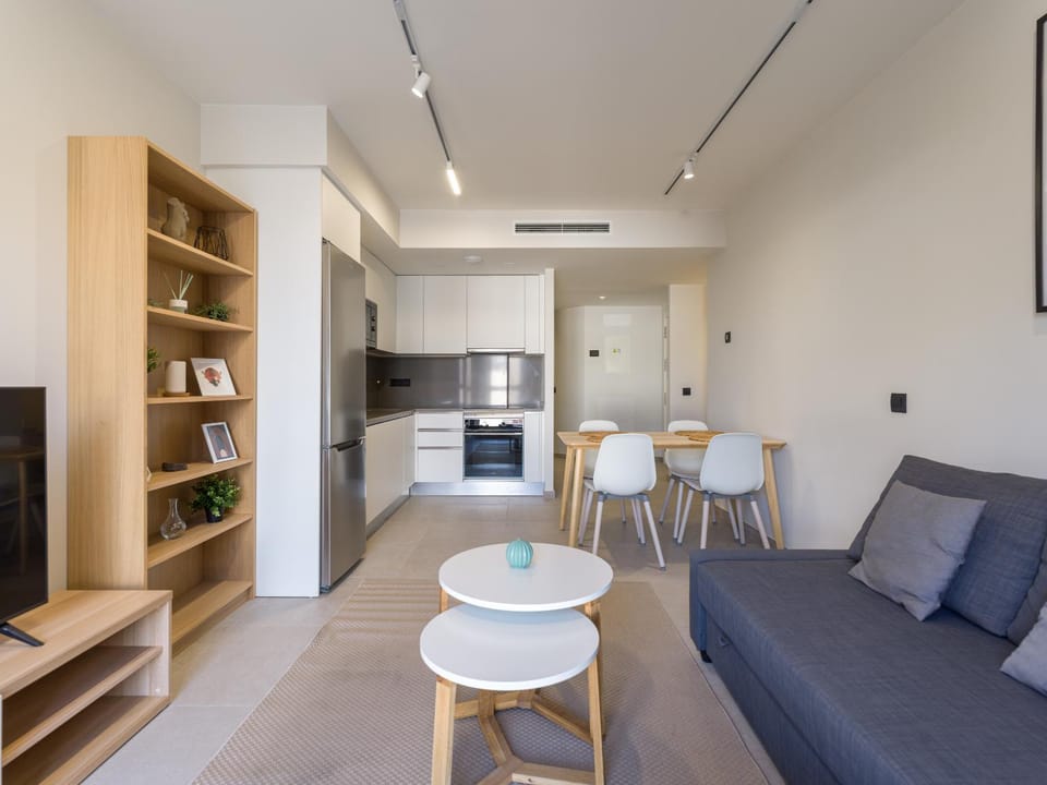 TV and multimedia, Kitchen or kitchenette, Living room, Seating area, Dining area