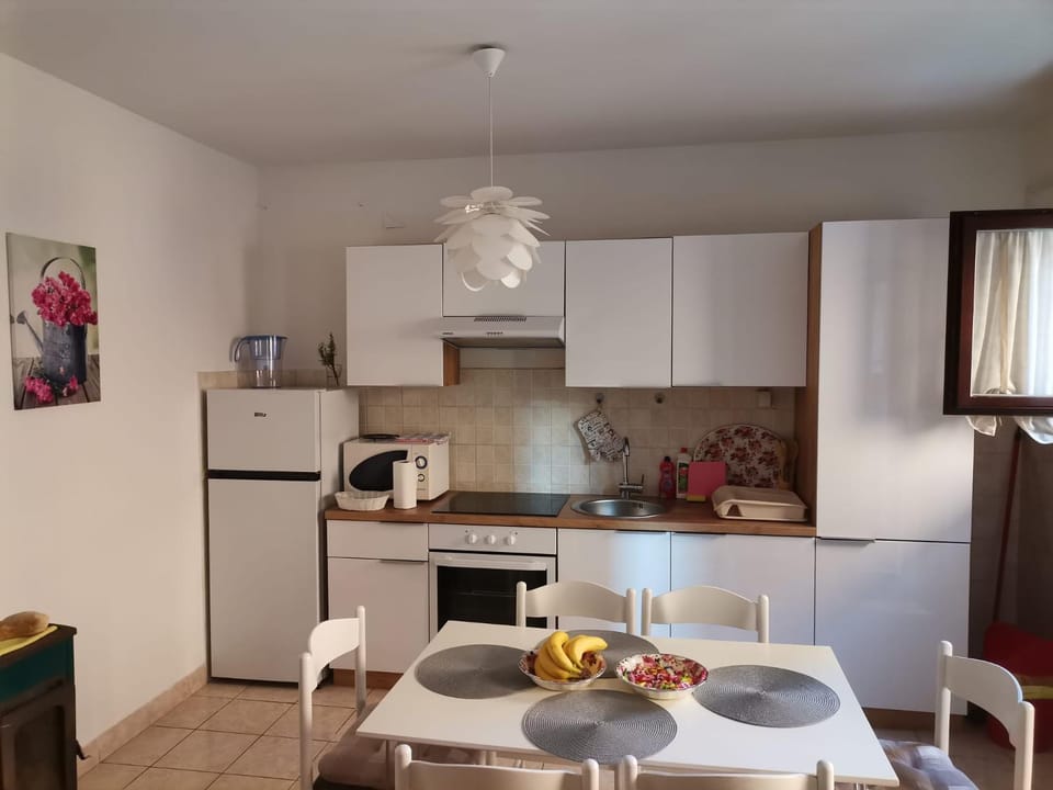 Kitchen or kitchenette, kitchen