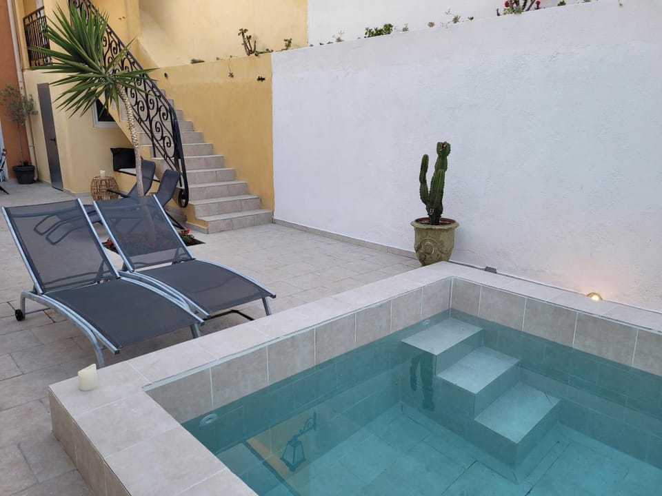 L Arancio - Centre village - Piscine - 4 pers House in Occitanie