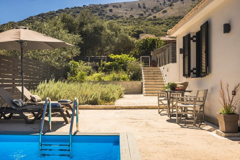 Patio, Mountain view, Swimming pool