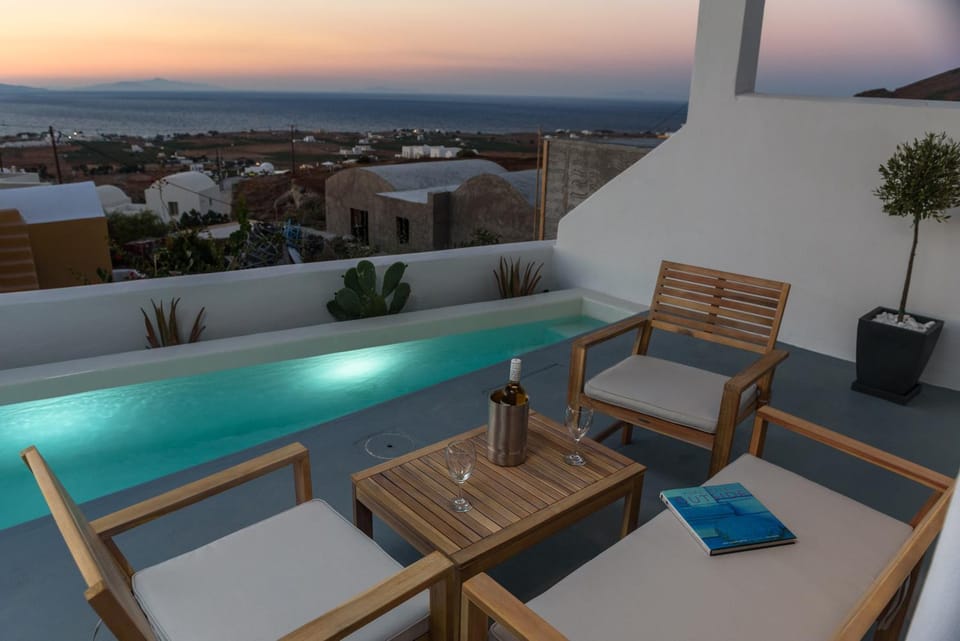 Astrea Suites Amazing View Finikia Villa Villa in Santorini