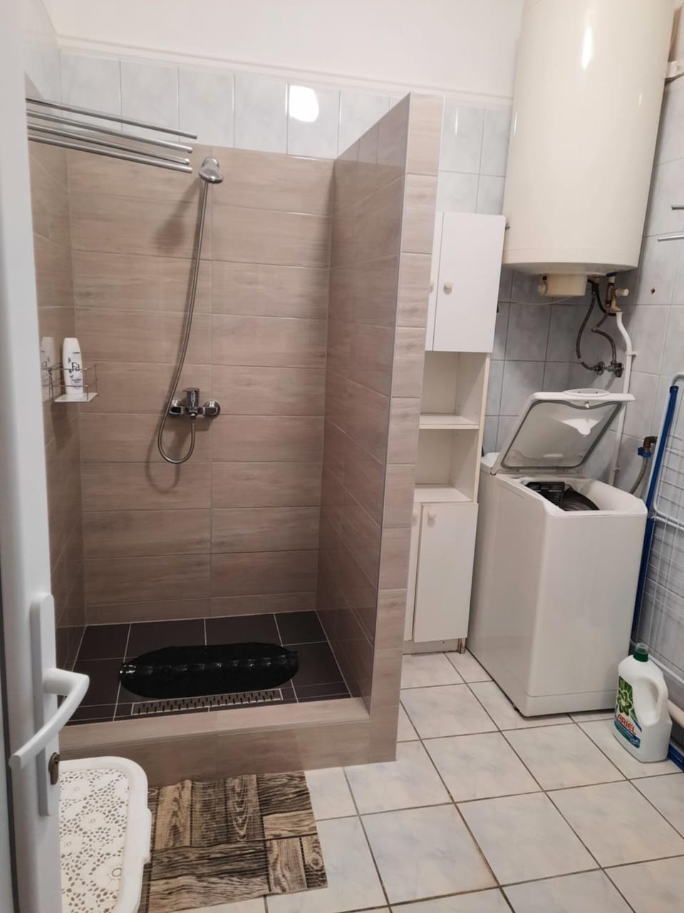 Shower, Toilet, washing machine
