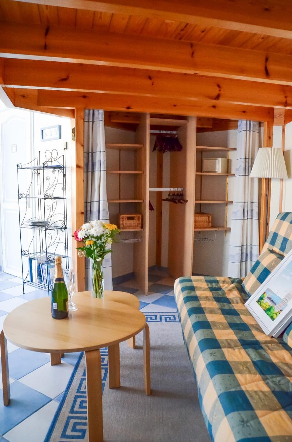Living room, VIP, wardrobe