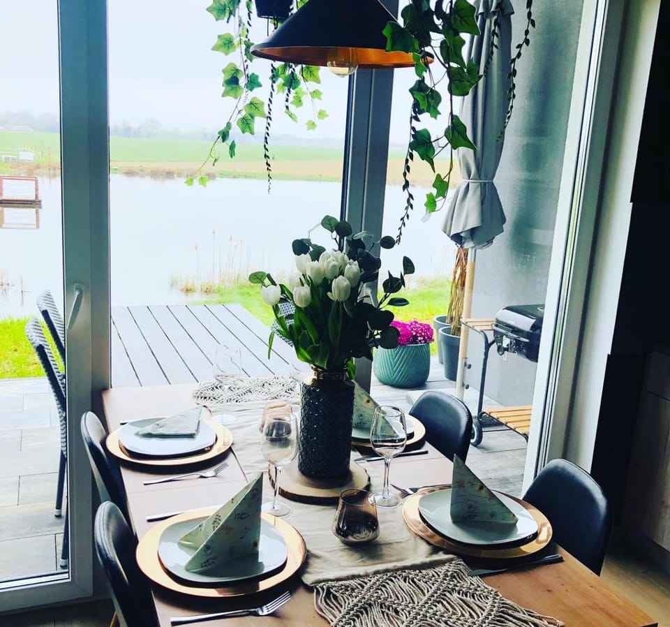 Domki Loft nad Stawem 4d4dz House in Pomeranian Voivodeship