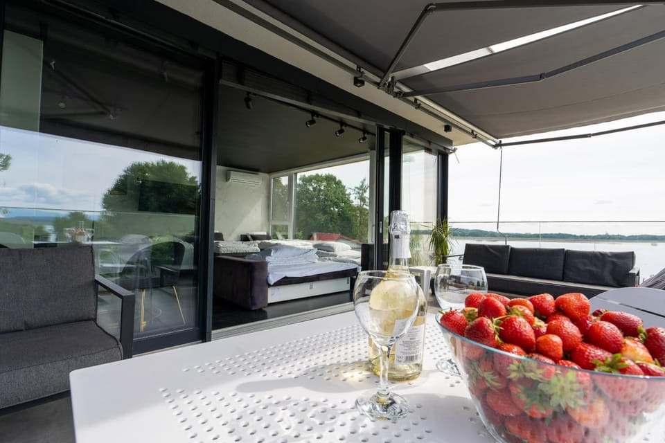 OW Mewa domki apartamenty nad jeziorem Resort in Poland