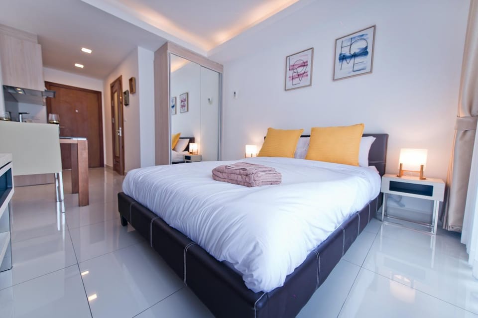 Bed, Bedroom