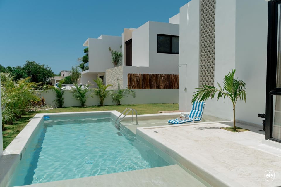 Pool view, Swimming pool, Swimming pool