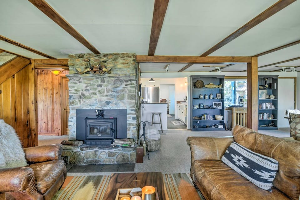 Scenic Lake Almanor Home with Mountain Views! House in Lake Almanor