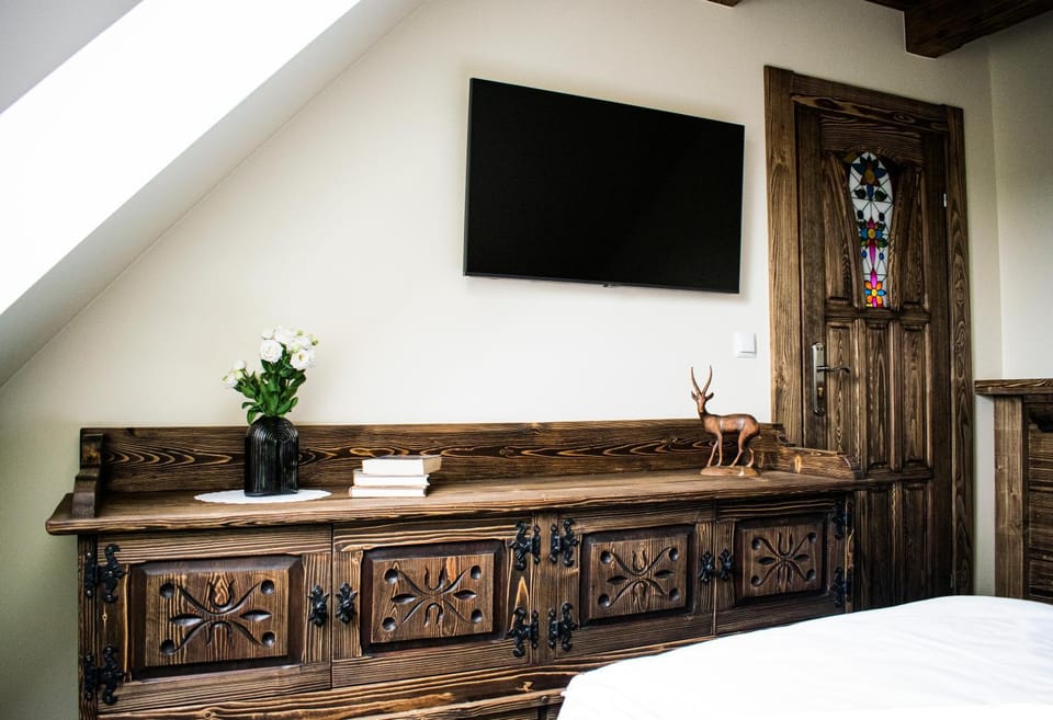 TV and multimedia, Evening entertainment, Bedroom, hair dresser