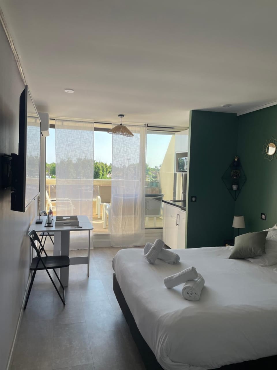 STUDIO CAMP NATURISTE VUE MER, le Gilyves cocooning Apartment in Agde