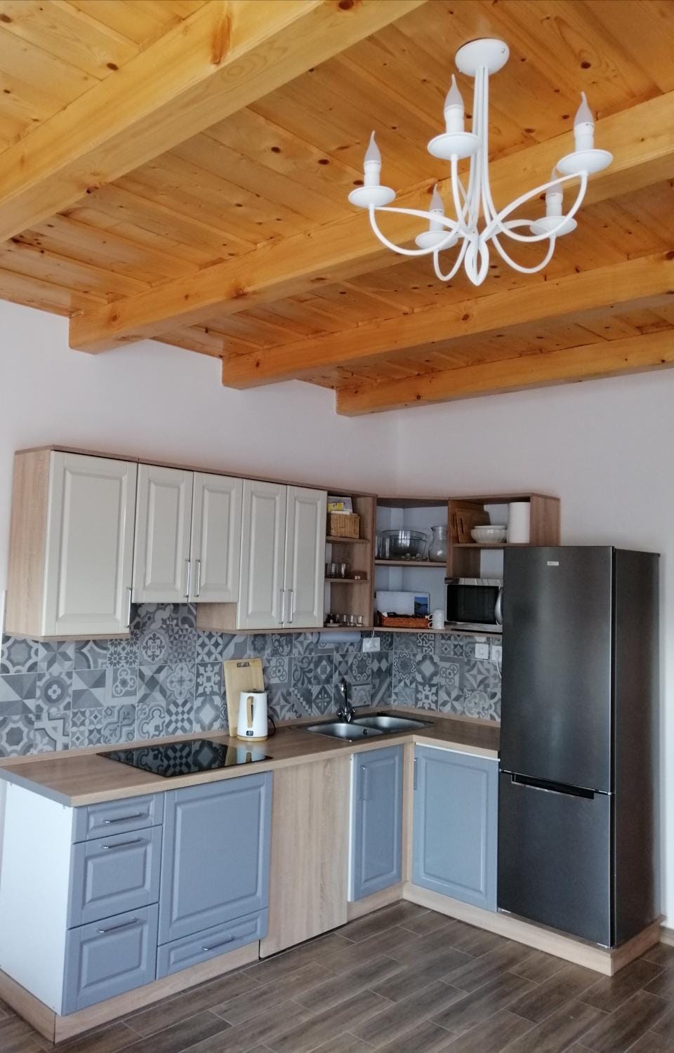 Kitchen or kitchenette, Communal kitchen