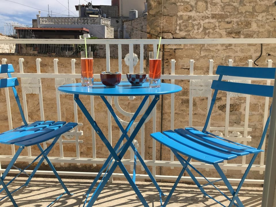 Balcony/Terrace, Alcoholic drinks, Non alcoholic drinks