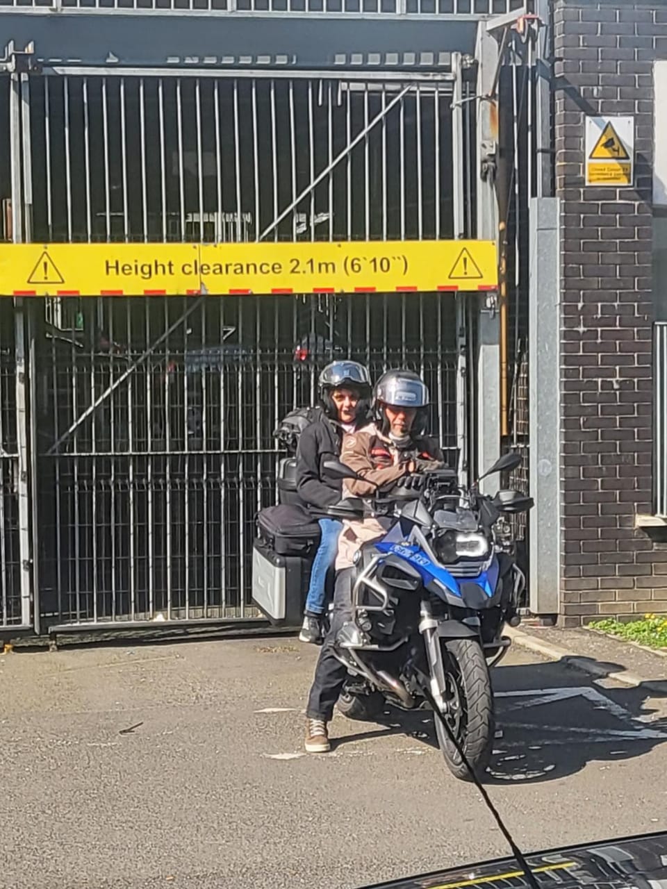 Cycling, group of guests, Parking