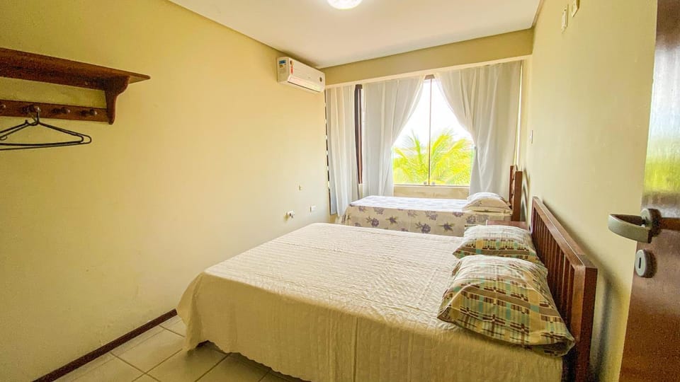 Bed, Photo of the whole room, Bedroom, air conditioner