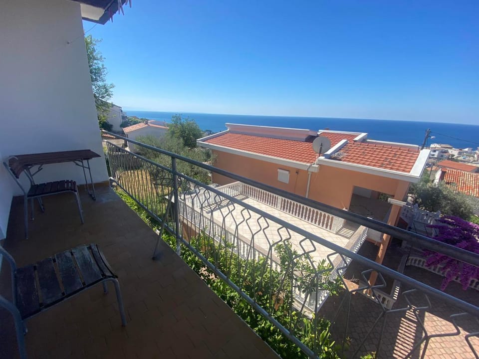 Natural landscape, View (from property/room), Balcony/Terrace