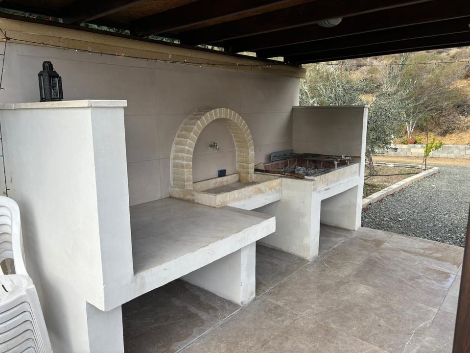 Sofros To Apomero House in Limassol District