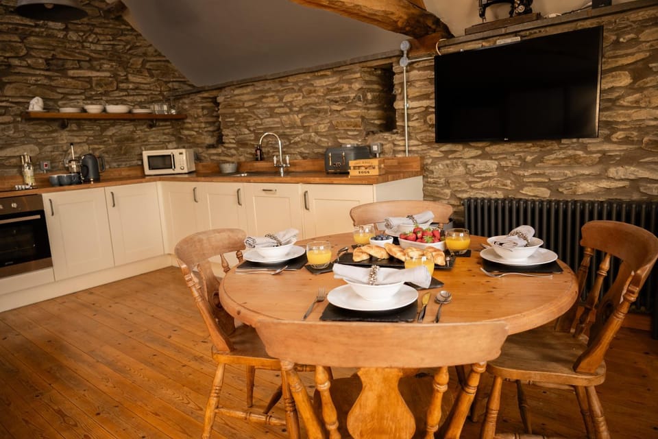 Hay Barn, Penrheol Farm, Unique Barn Conversion House in Wales