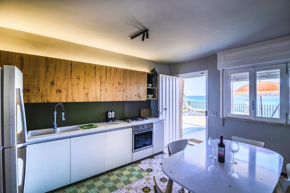 Kitchen or kitchenette, Dining area, dishwasher, oven, stove