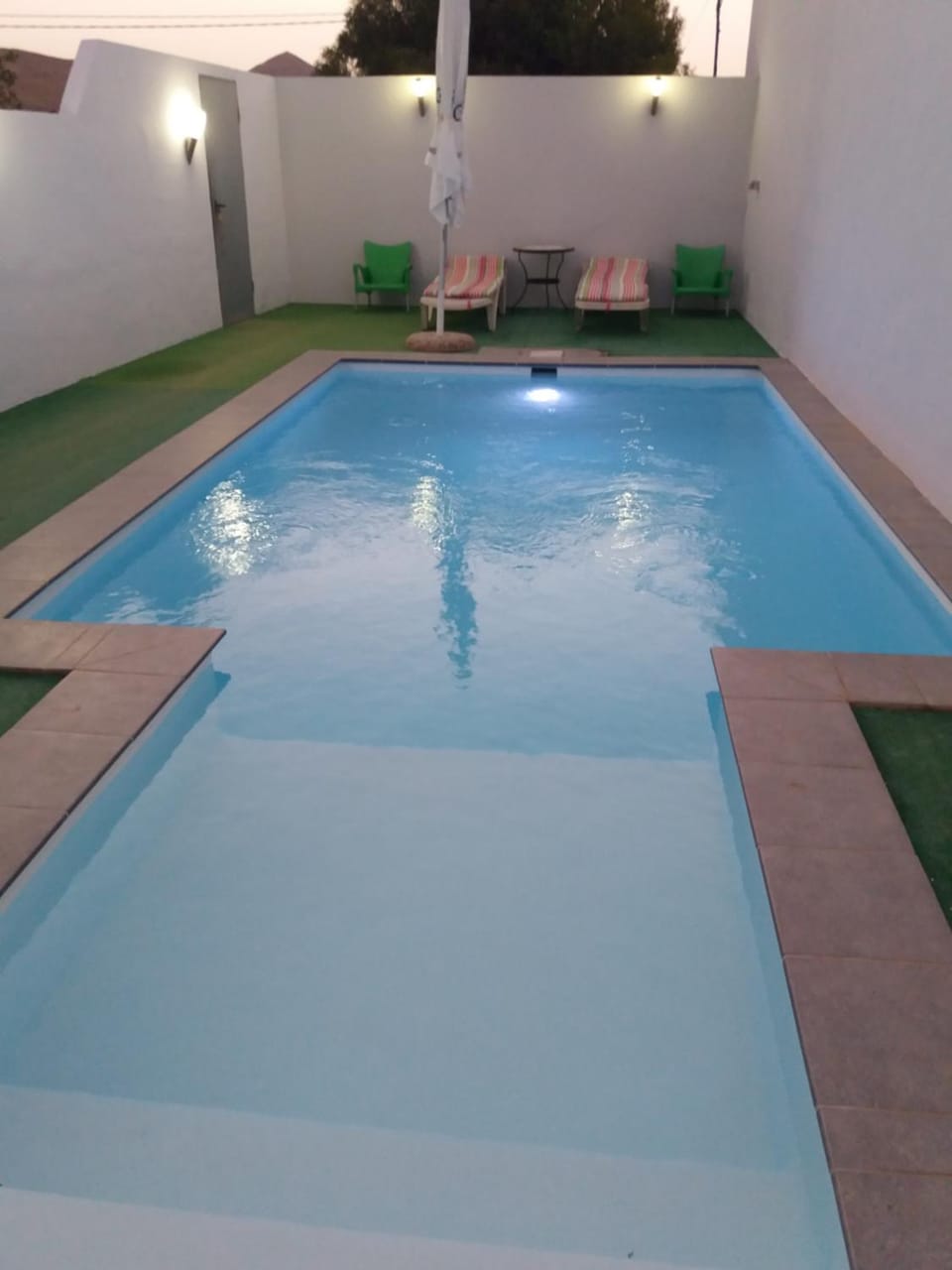 Swimming pool