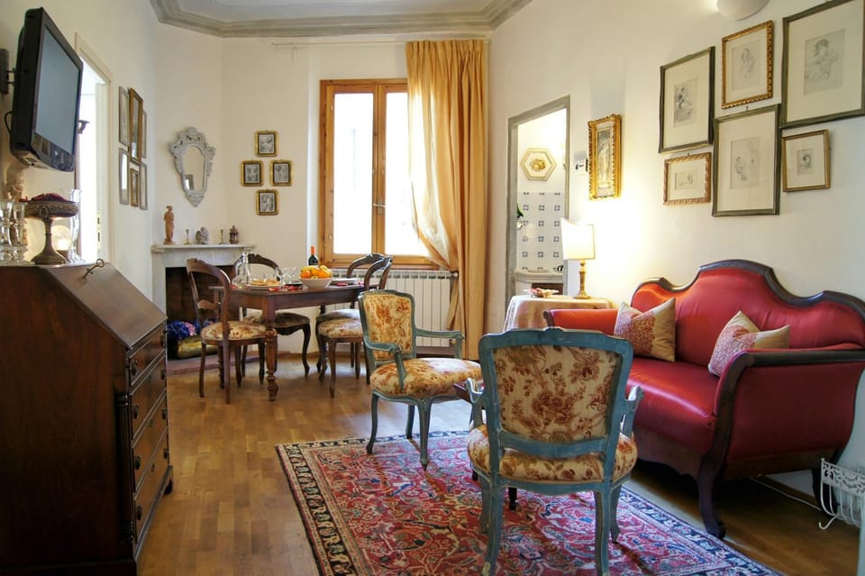 Living room, Seating area
