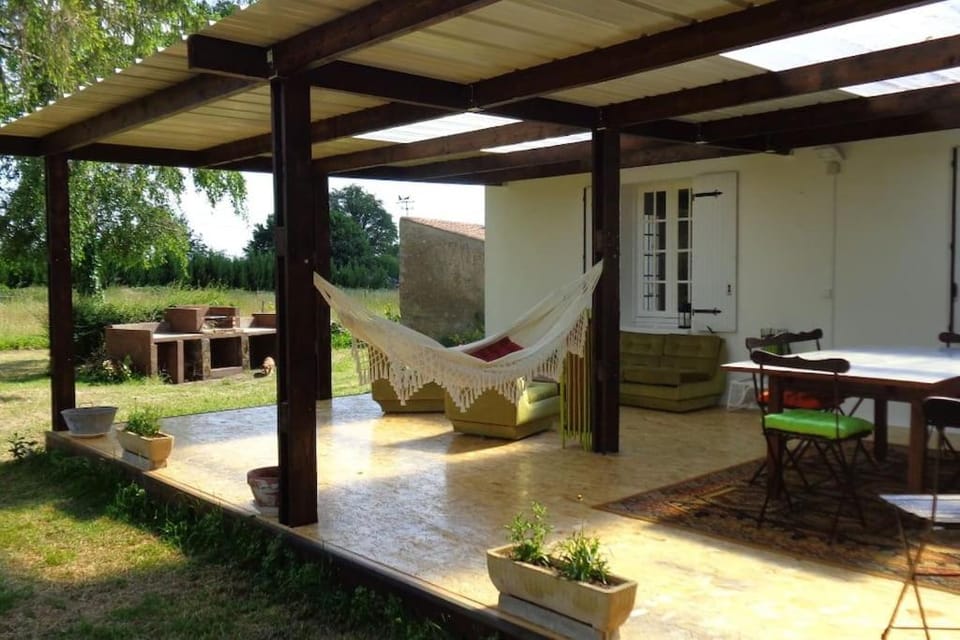 Maison indépendante sur grand terrain clos House in Nouvelle-Aquitaine