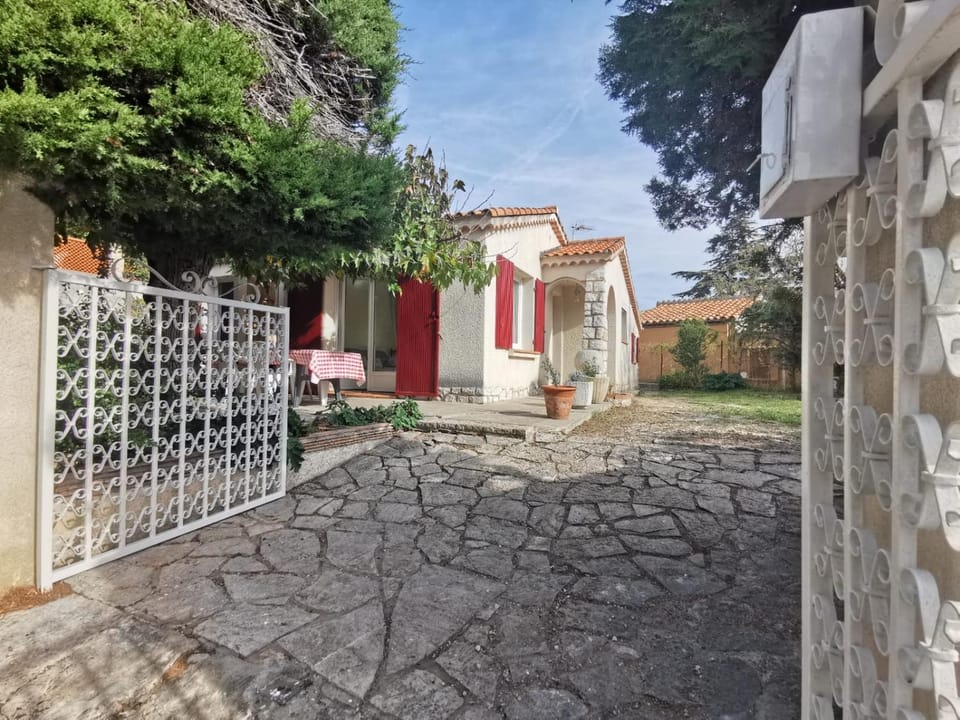 Property building, Facade/entrance, Street view