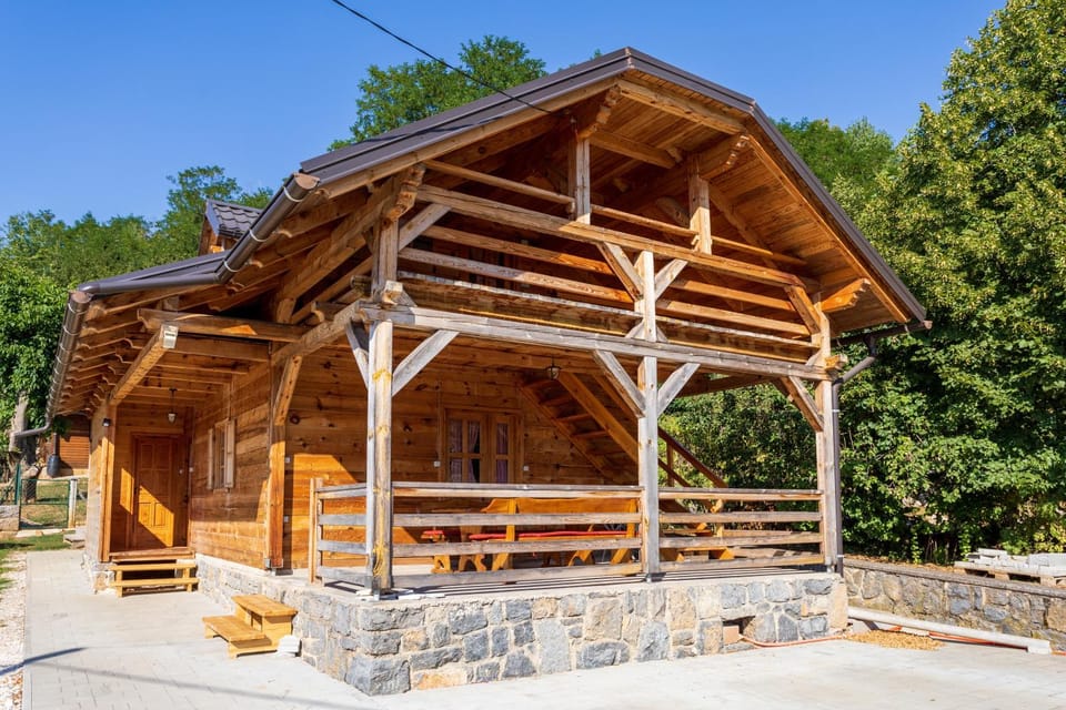 Property building, Patio, Facade/entrance