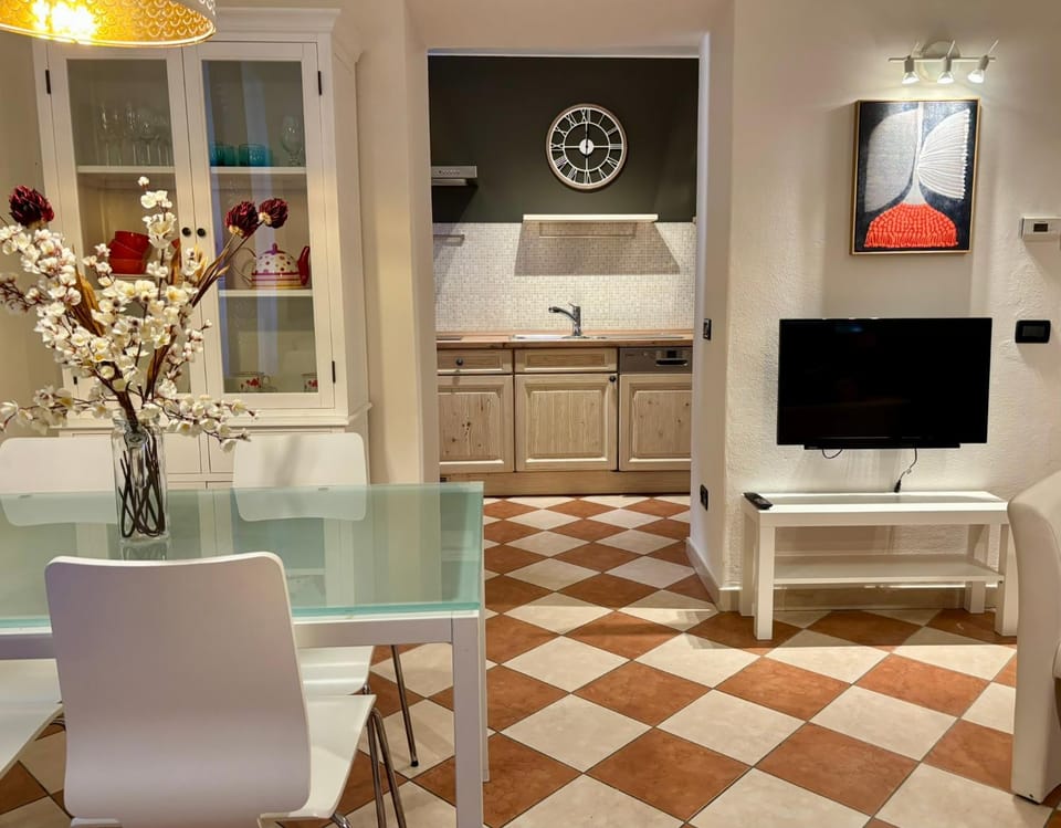 TV and multimedia, Kitchen or kitchenette