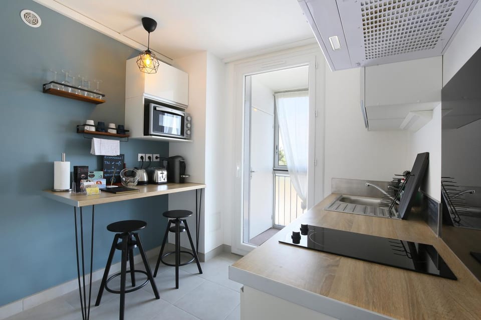 Kitchen or kitchenette