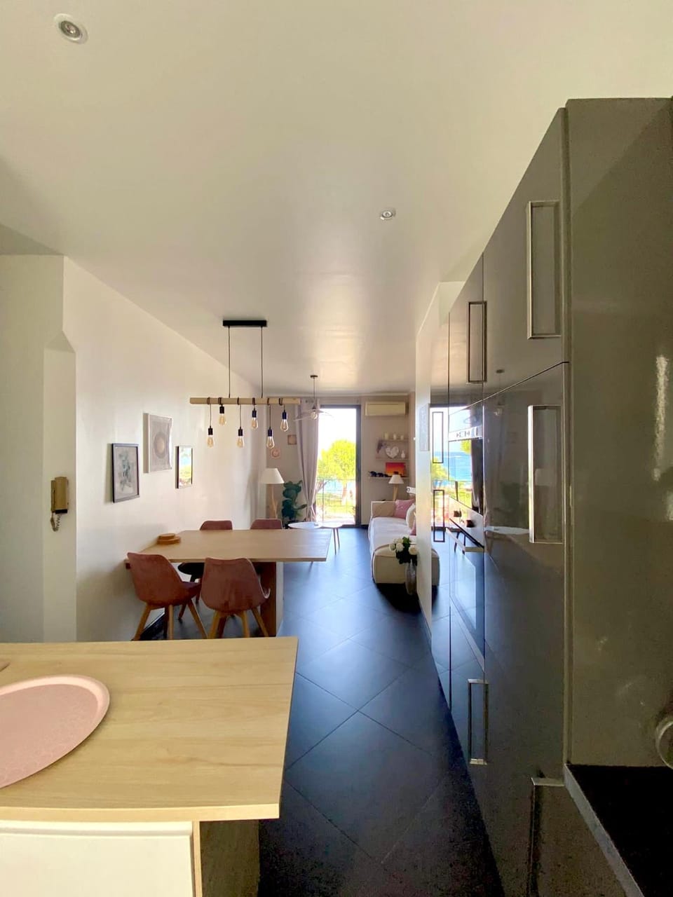 Kitchen or kitchenette, Living room, Dining area, Sea view, oven