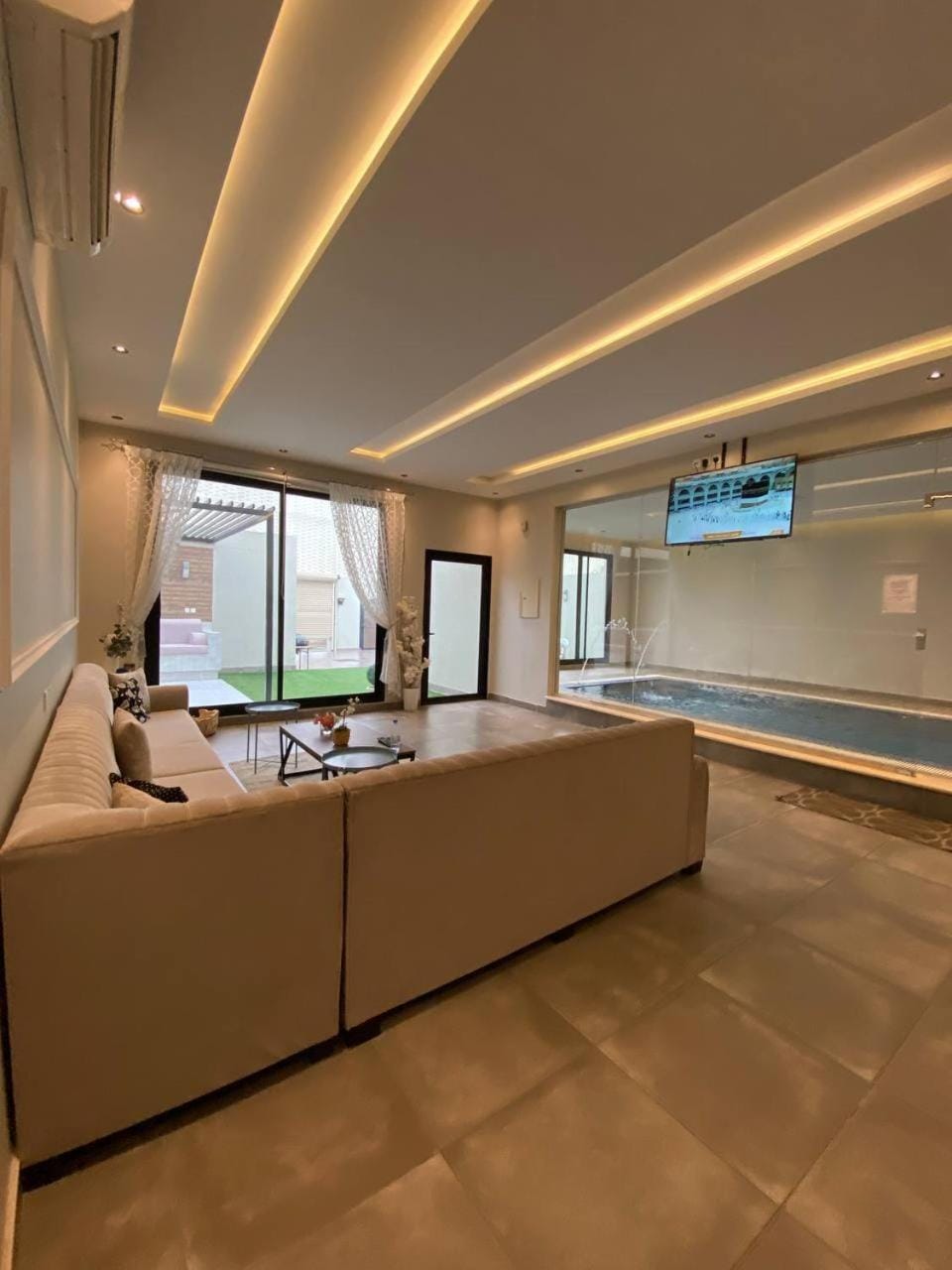 TV and multimedia, Seating area