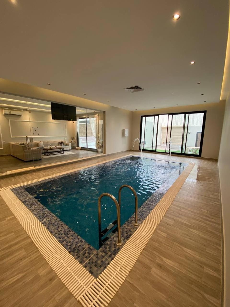 Swimming pool, Swimming pool