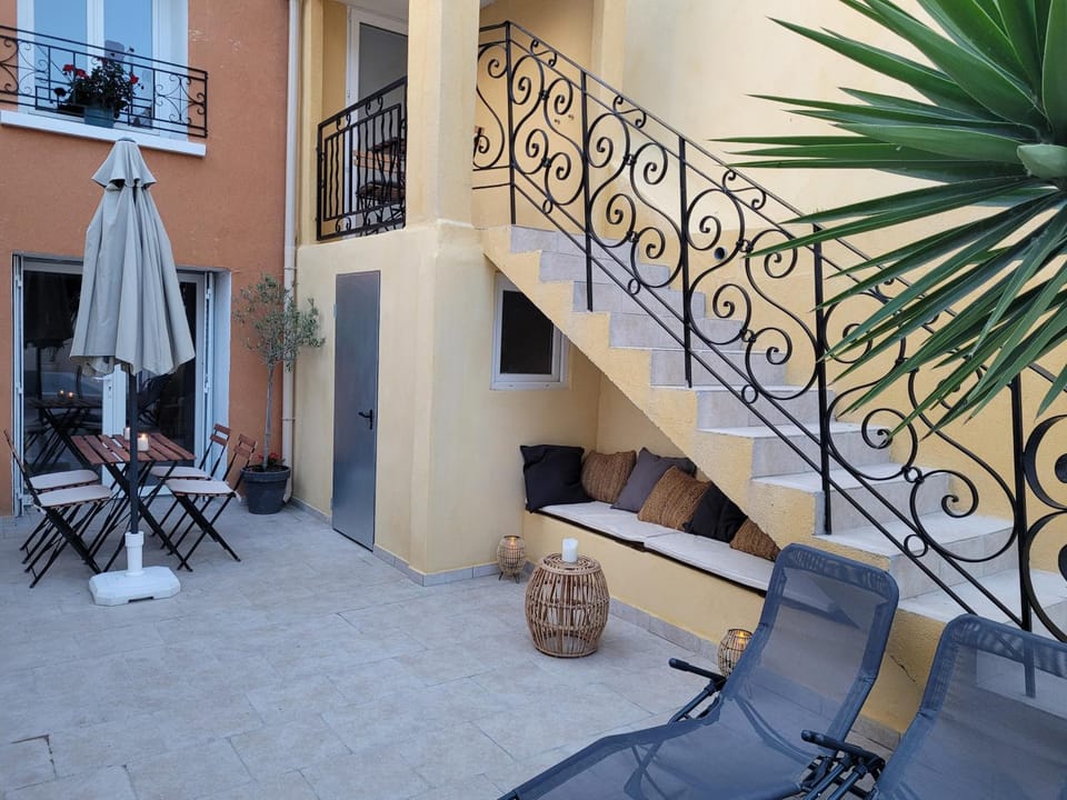 Le Soleya - Centre village - Piscine - 2 pers House in Occitanie