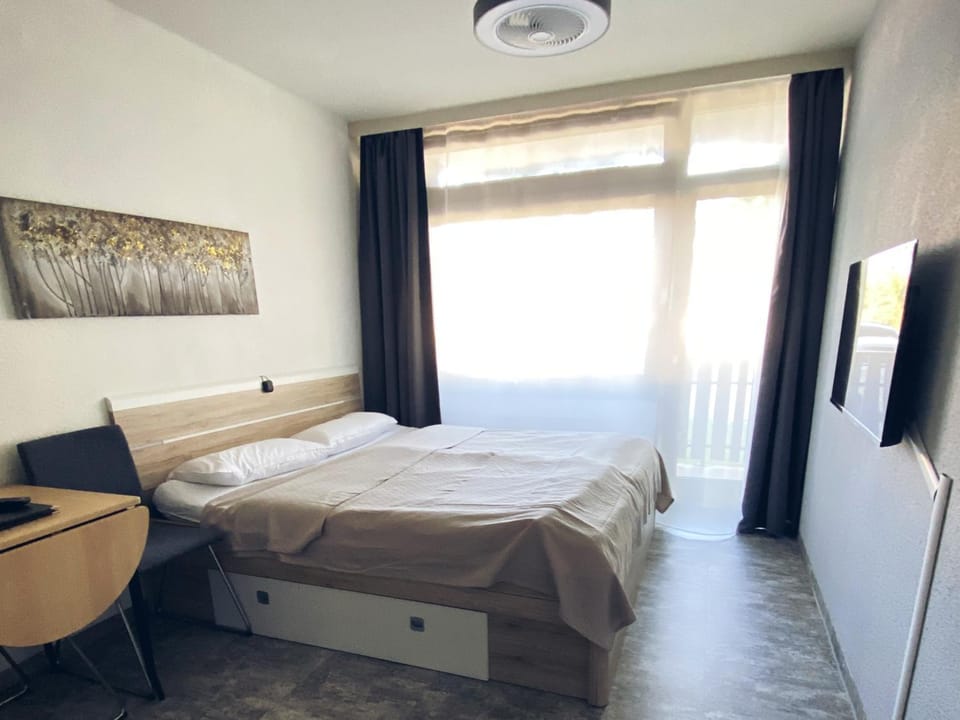 Bed, Photo of the whole room