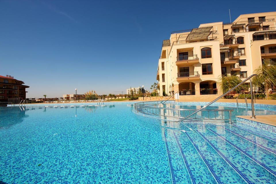 Property building, Swimming pool